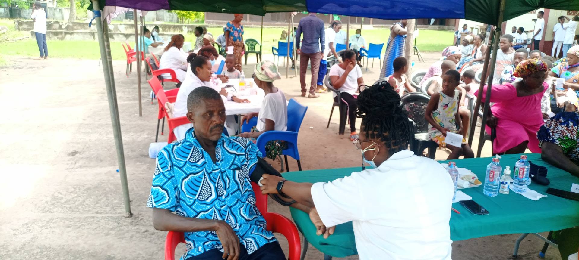 Medical consultation during Hope Hills Mission outreach
